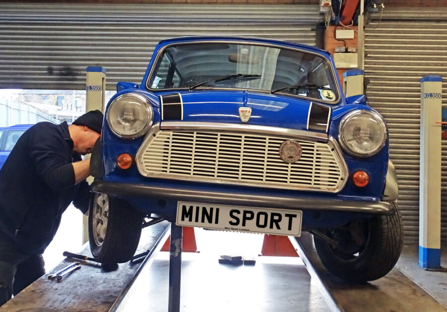 Warning Signs that your Mini Needs a Service