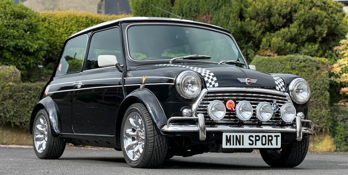 Black Classic Mini  Classic mini, Bmw black, Mini