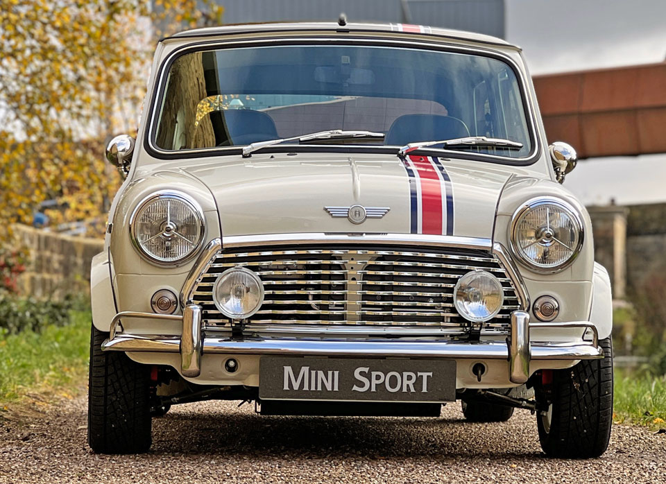 Front-on view of 1999 Mini Cooper 40 EV 'Merlin'