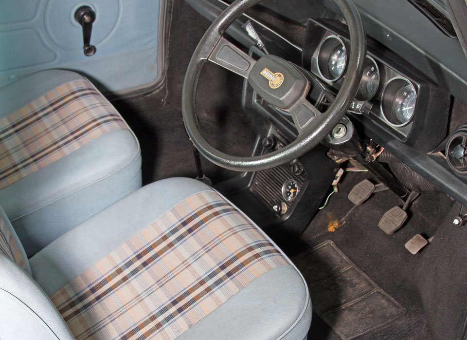 Interior dashboard of Mini Special, featuring the 3 Clock GT Type and Mini Special Gearknob.