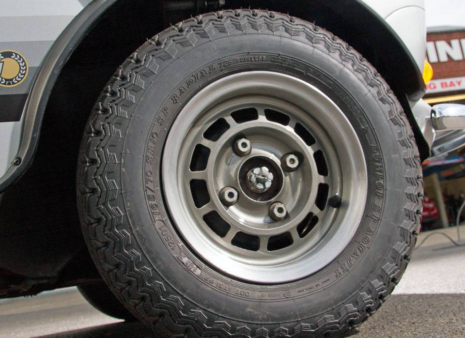 mini-special-wheel-tyre.jpg