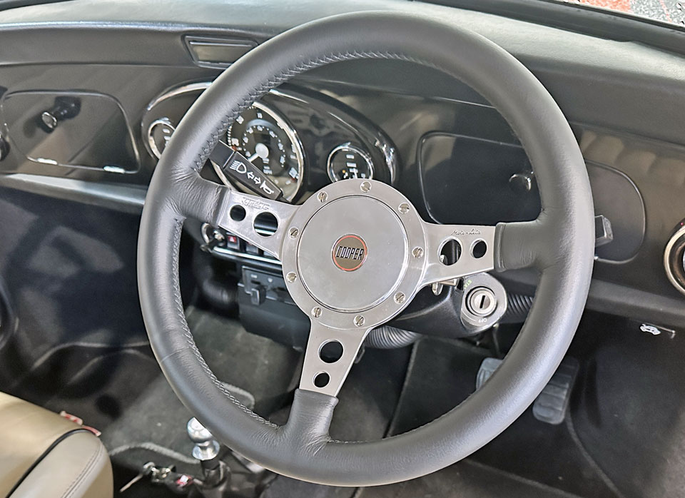 Motolita Quick Release steering wheel providing both style and functionality.