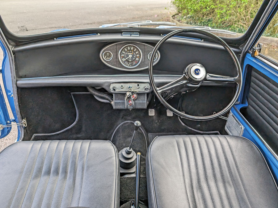 Mk2 Mini Cooper Dashboard and leather seats.
