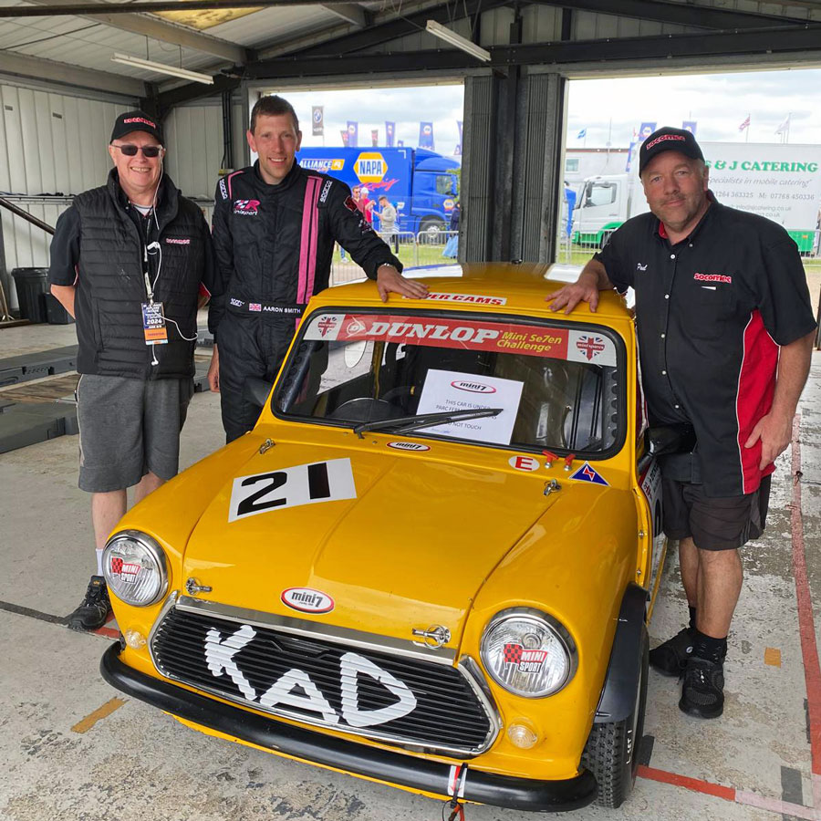 Aaron Smith with Graeme Davis' Mini 7 in preparation for his guest driving appearance.