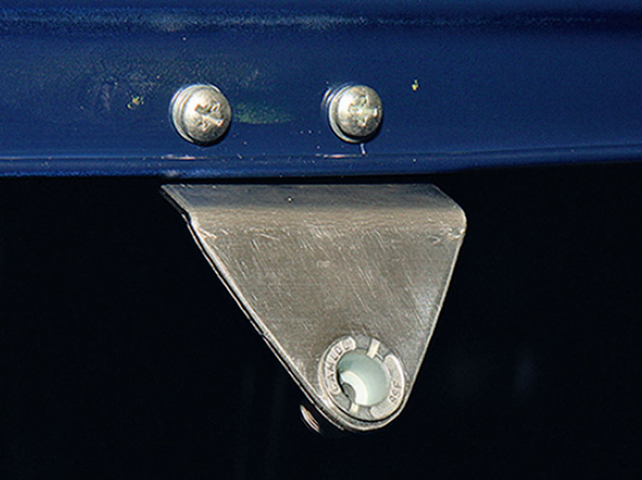 Brackets mounted on the flat edges of the bootlid on Bogus 2 Mini to maintain proper shape and secure attachment.