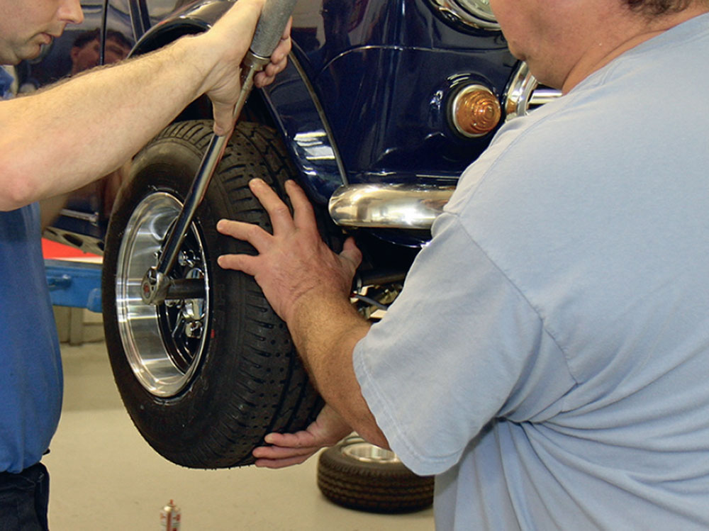 Torqueing the wheel nuts on Bogus 2 to ensure proper fitment.