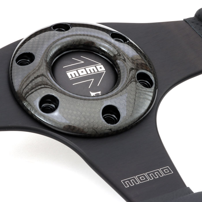 Momo Jet steering wheel, with the Momo centre cap.